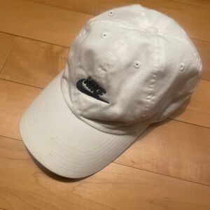 Nike Classic White Baseball Cap